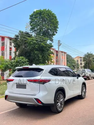 New Toyota Highlander 2023 White