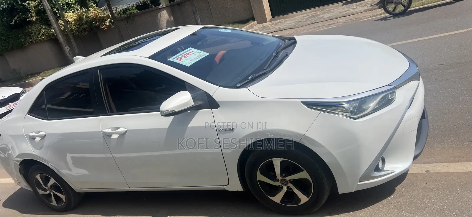 Toyota Corolla SE 4dr Sedan (1.8L 4cyl CVT) 2017 White