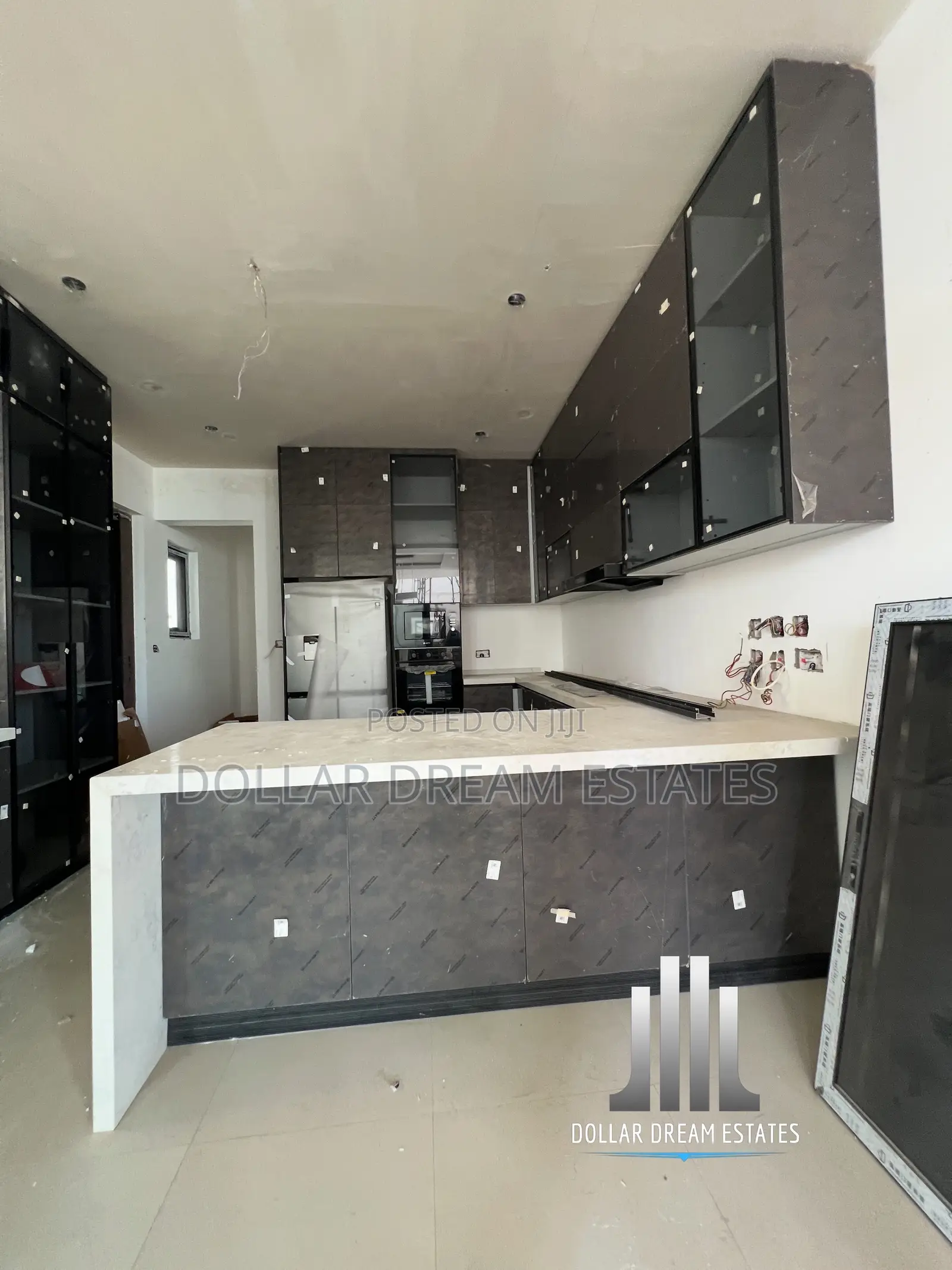 5bdrm House in East Legon for sale