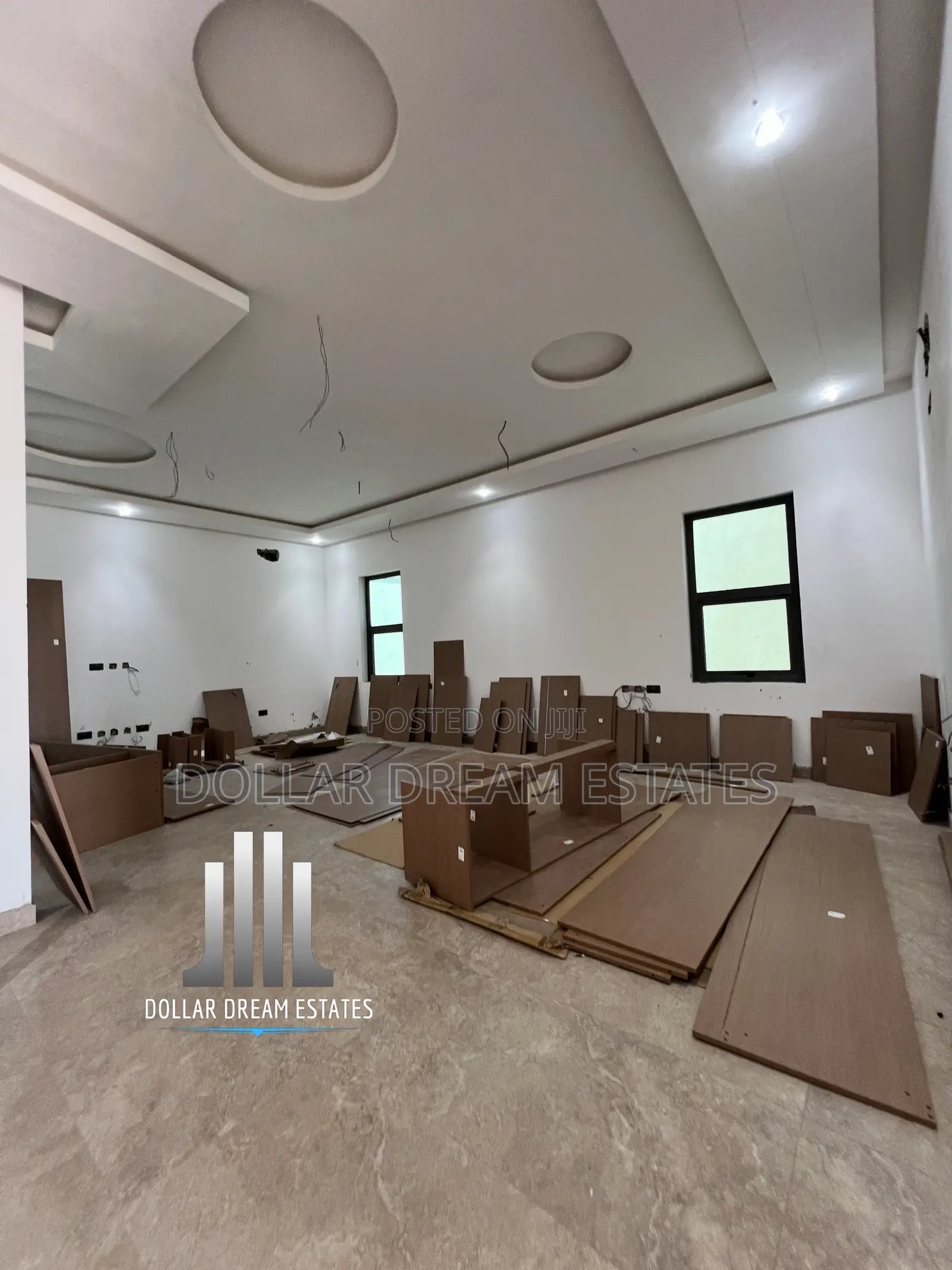 5bdrm House in East Legon for sale