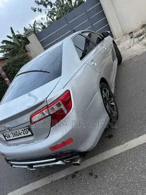 Toyota Camry SE 4dr Sedan (2.5L 4cyl 6A) 2014 Silver