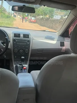 Toyota Corolla 2010 Silver