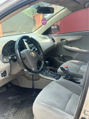 Toyota Corolla 2010 Silver