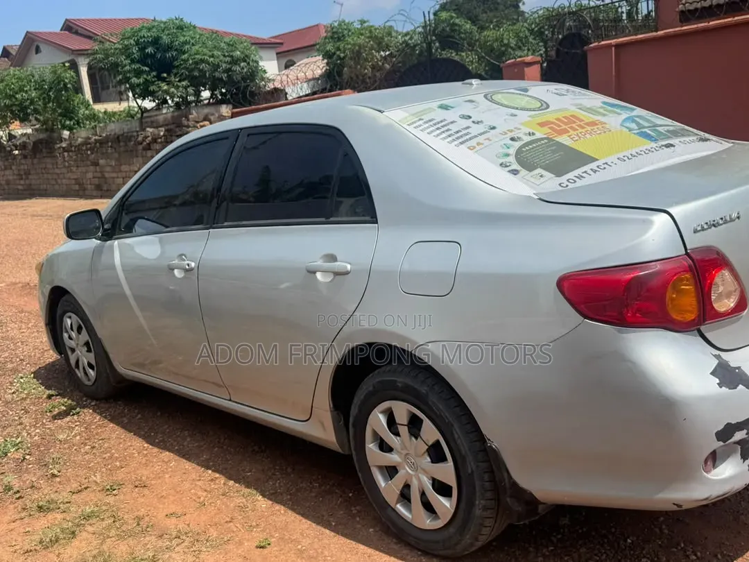 Toyota Corolla 2010 Silver
