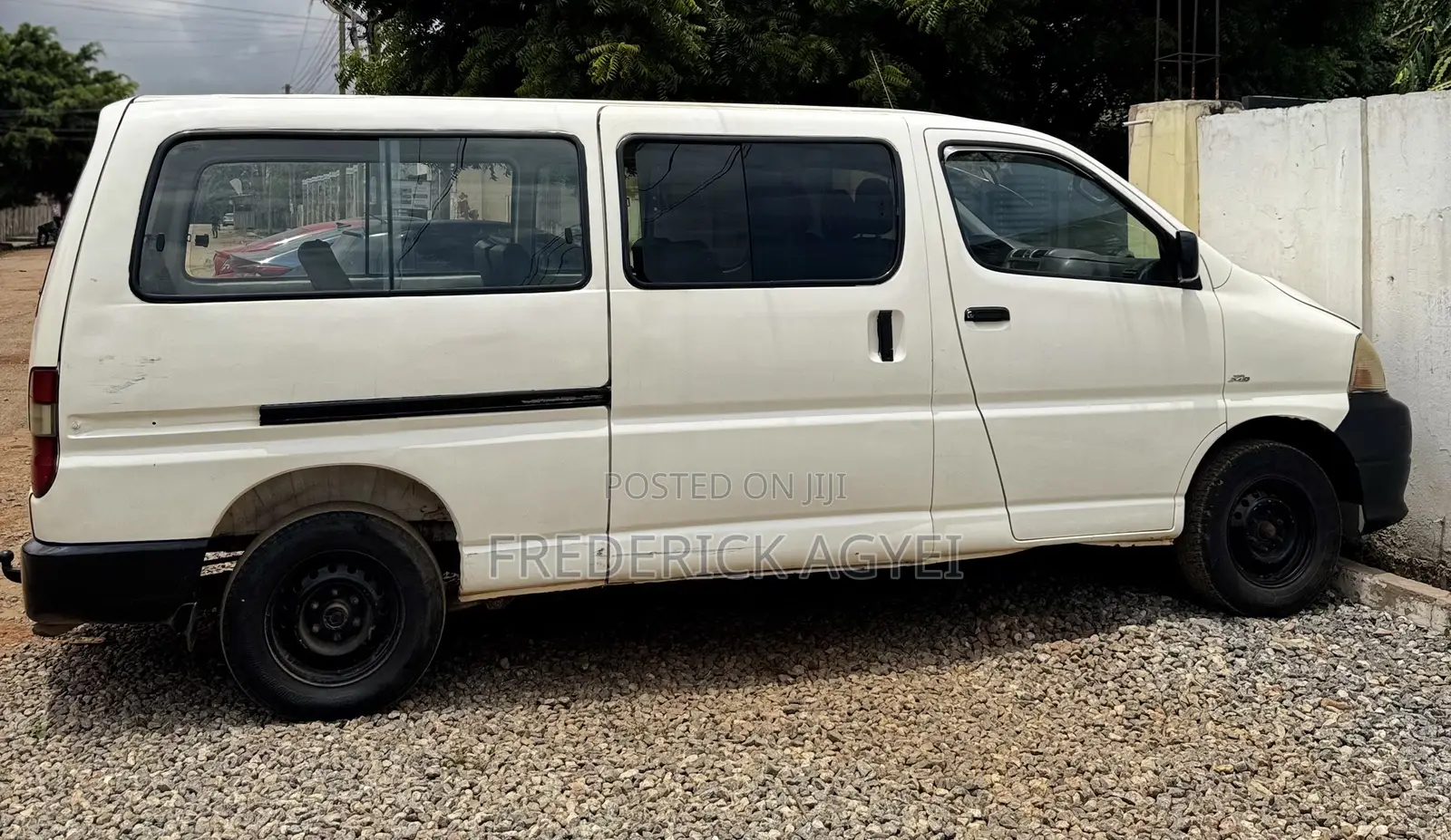 Toyota HiAce 2010 White
