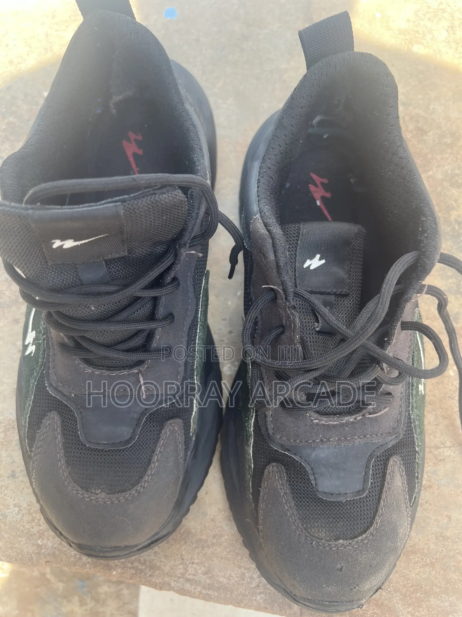 Airtight Mesh Safety Metal Toe Shoes (Sneakers) Size: 43