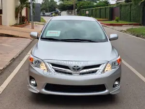 Toyota Corolla L 4dr Sedan (1.8L 4cyl 5M) 2013 Silver