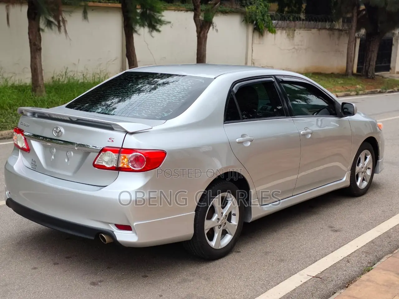 Toyota Corolla L 4dr Sedan (1.8L 4cyl 5M) 2013 Silver