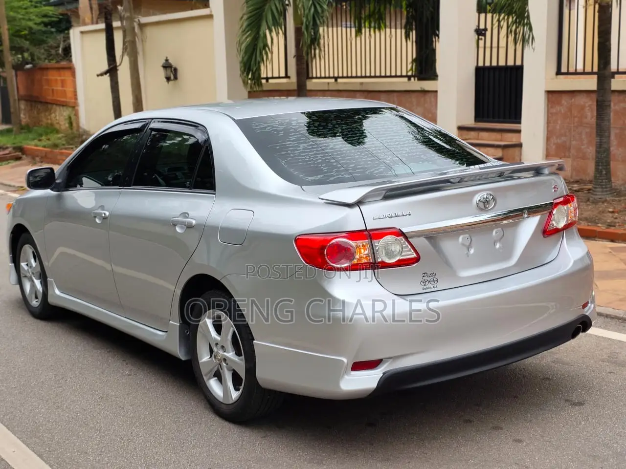 Toyota Corolla L 4dr Sedan (1.8L 4cyl 5M) 2013 Silver