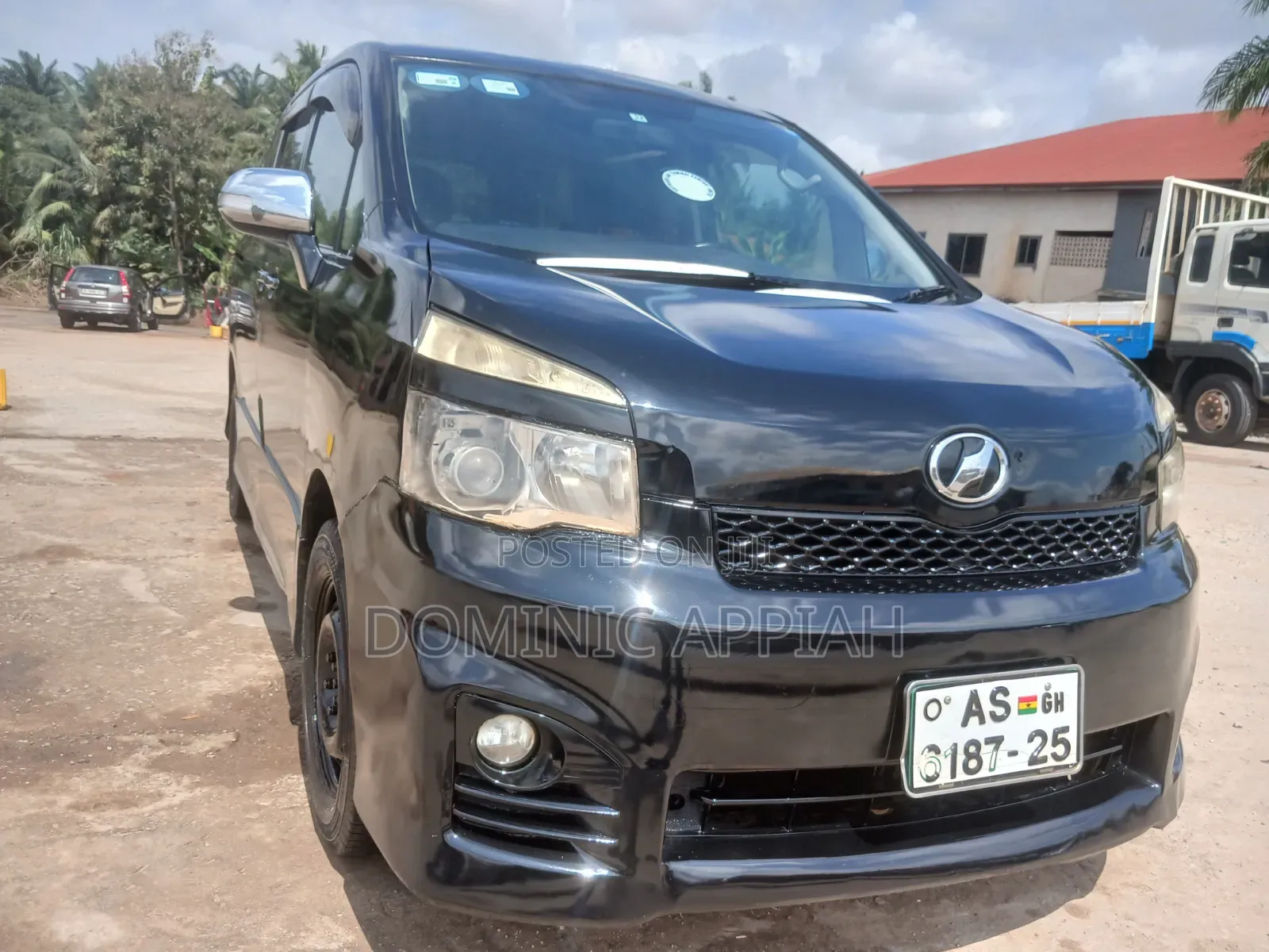 Toyota Voxy 2012 Black