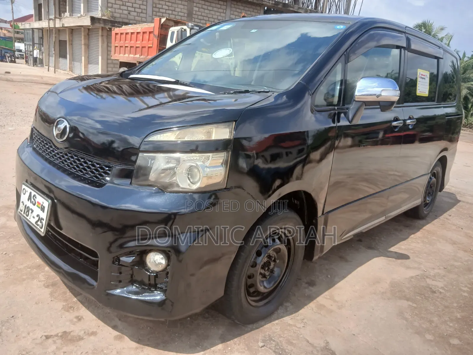 Toyota Voxy 2012 Black