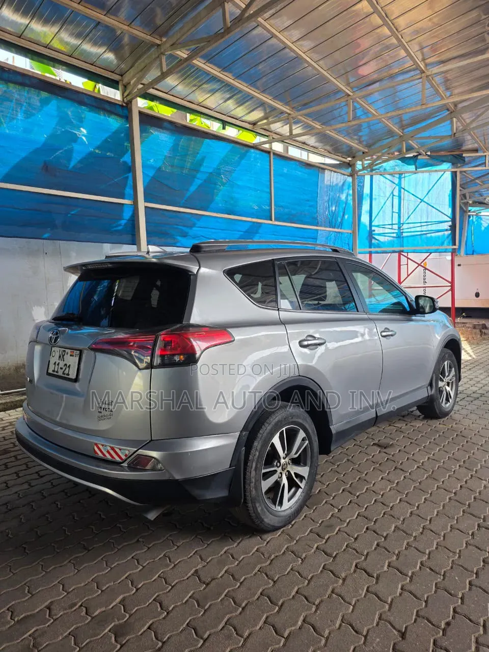 Toyota RAV4 XLE 4dr SUV AWD (2.5L 4cyl 6A) 2018 Gray