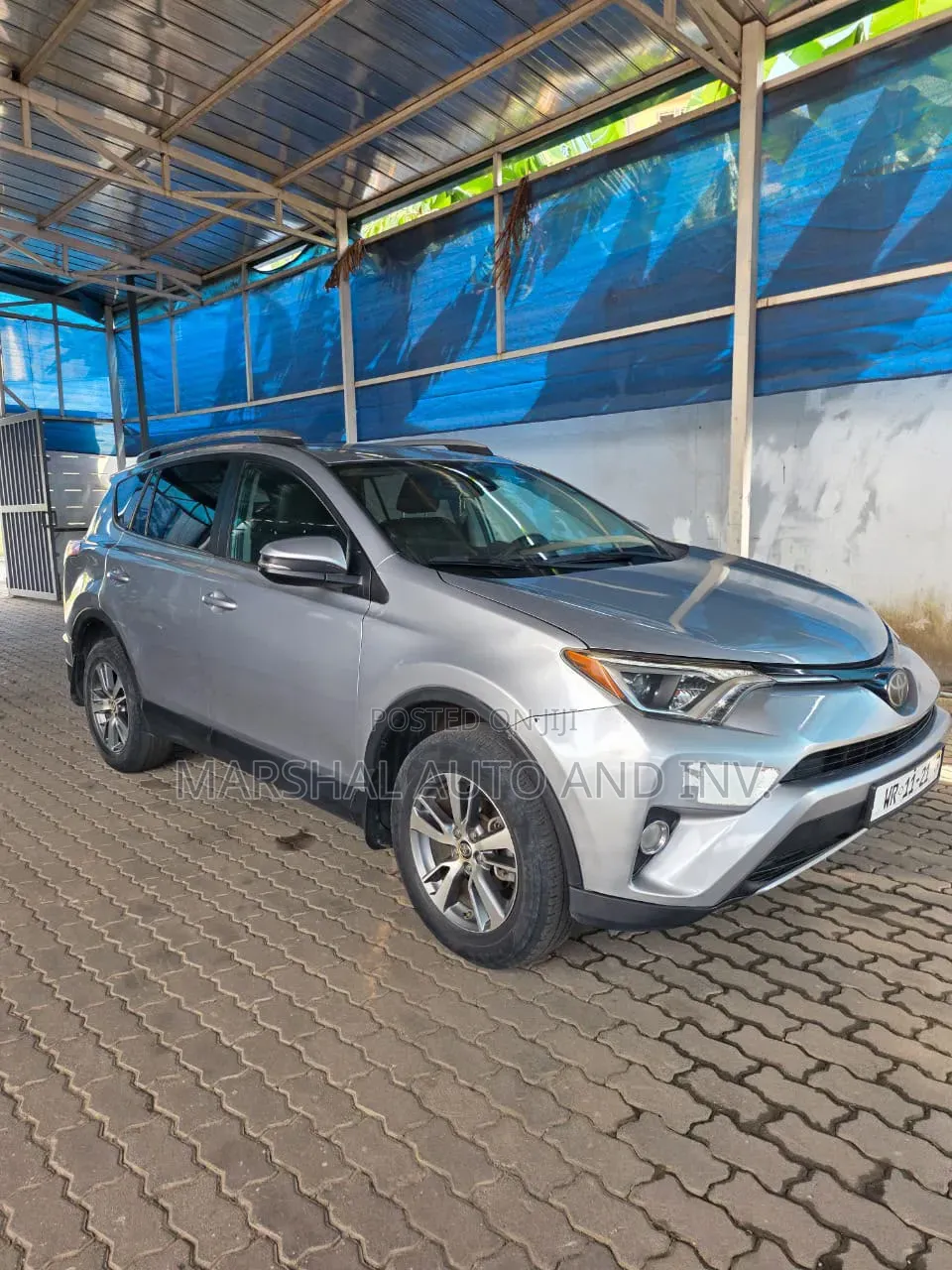 Toyota RAV4 XLE 4dr SUV AWD (2.5L 4cyl 6A) 2018 Gray