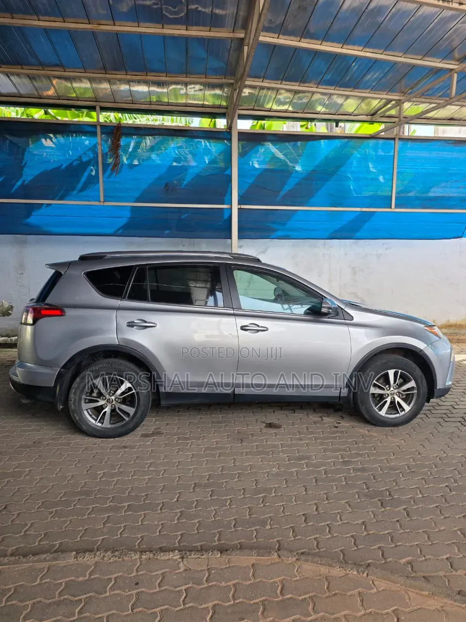 Toyota RAV4 XLE 4dr SUV AWD (2.5L 4cyl 6A) 2018 Gray