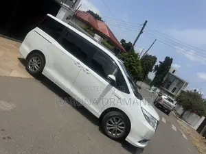 Toyota Voxy Hybrid X 2WD 7-Seater 2018 White