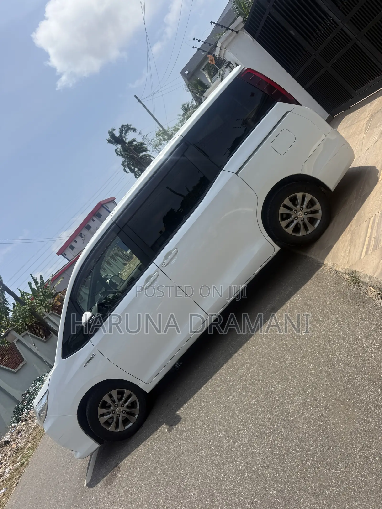 Toyota Voxy Hybrid X 2WD 7-Seater 2018 White