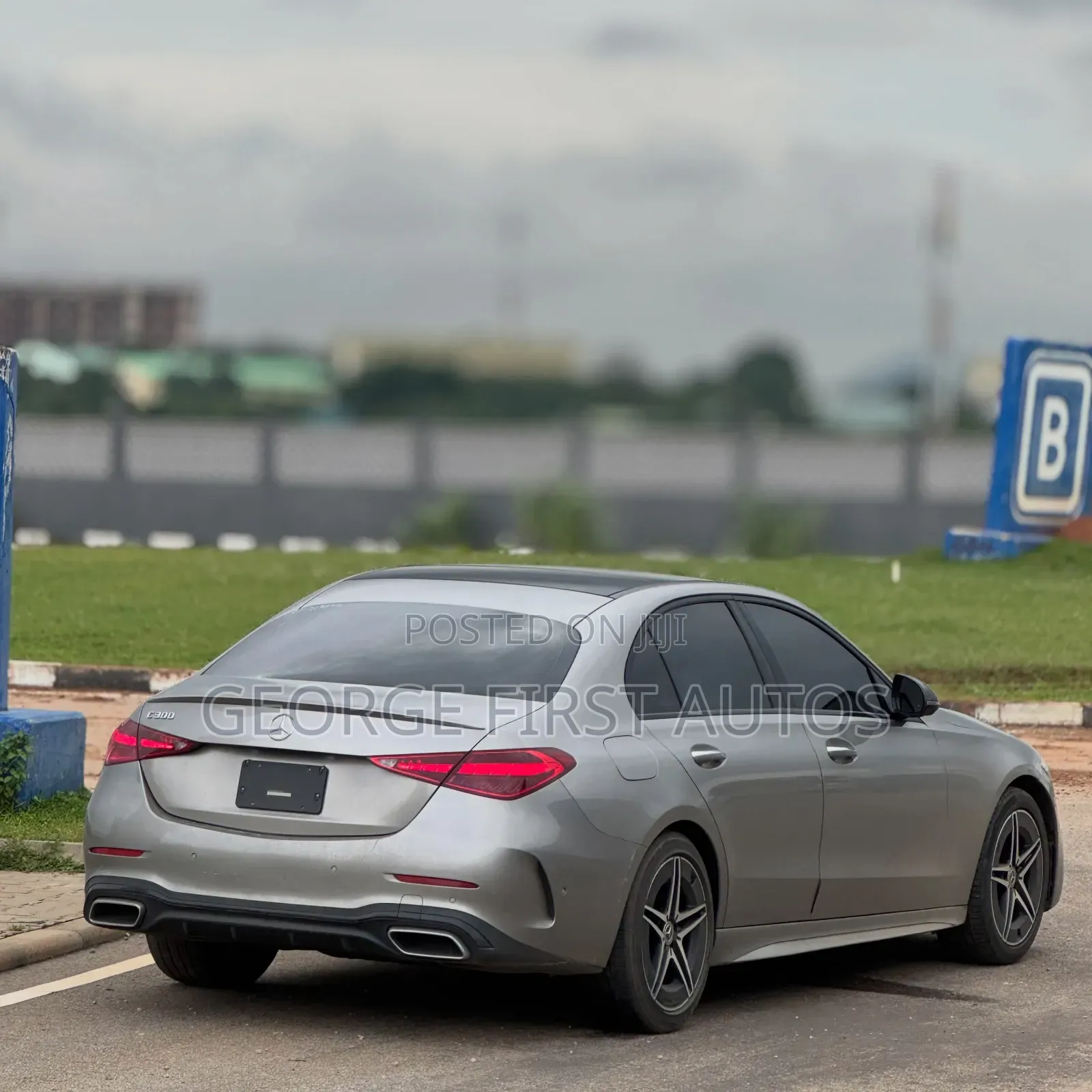 Mercedes-Benz C300 2023 Gray