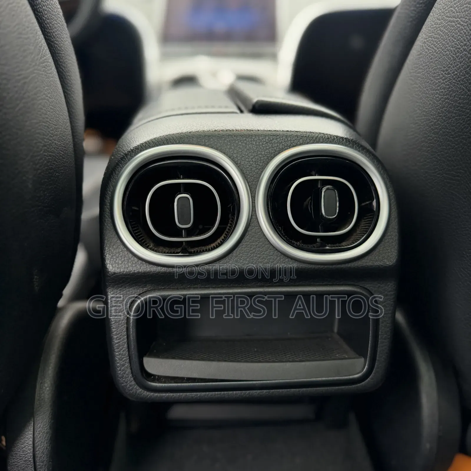 Mercedes-Benz C300 2023 Gray