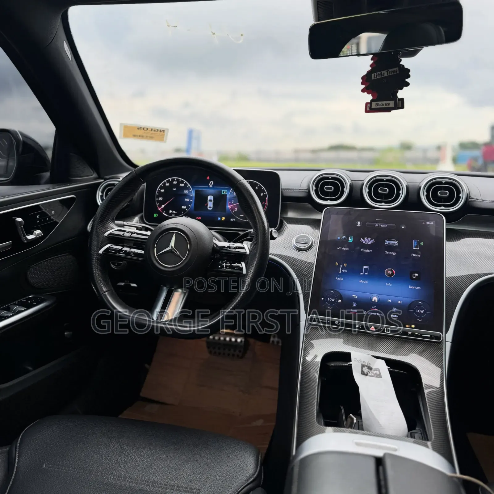 Mercedes-Benz C300 2023 Gray