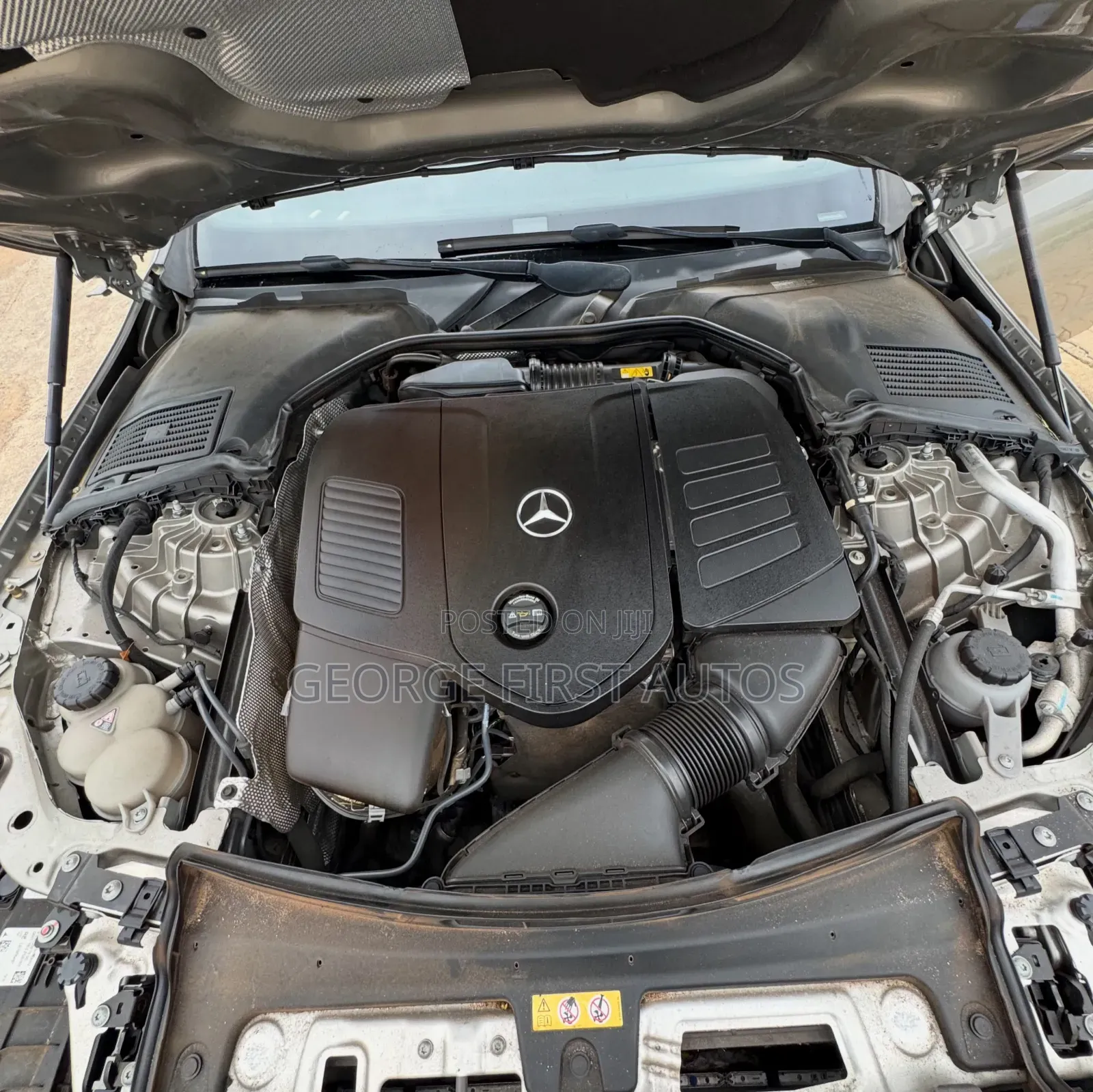 Mercedes-Benz C300 2023 Gray