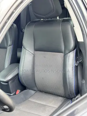 Toyota Corolla XLE (1.8L 4cyl 2A) 2018 Black