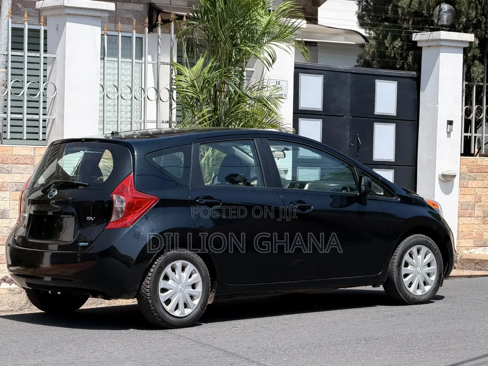 Nissan Versa 1.6 SV 4dr Sedan (1.6L 4cyl CVT) 2014 Black