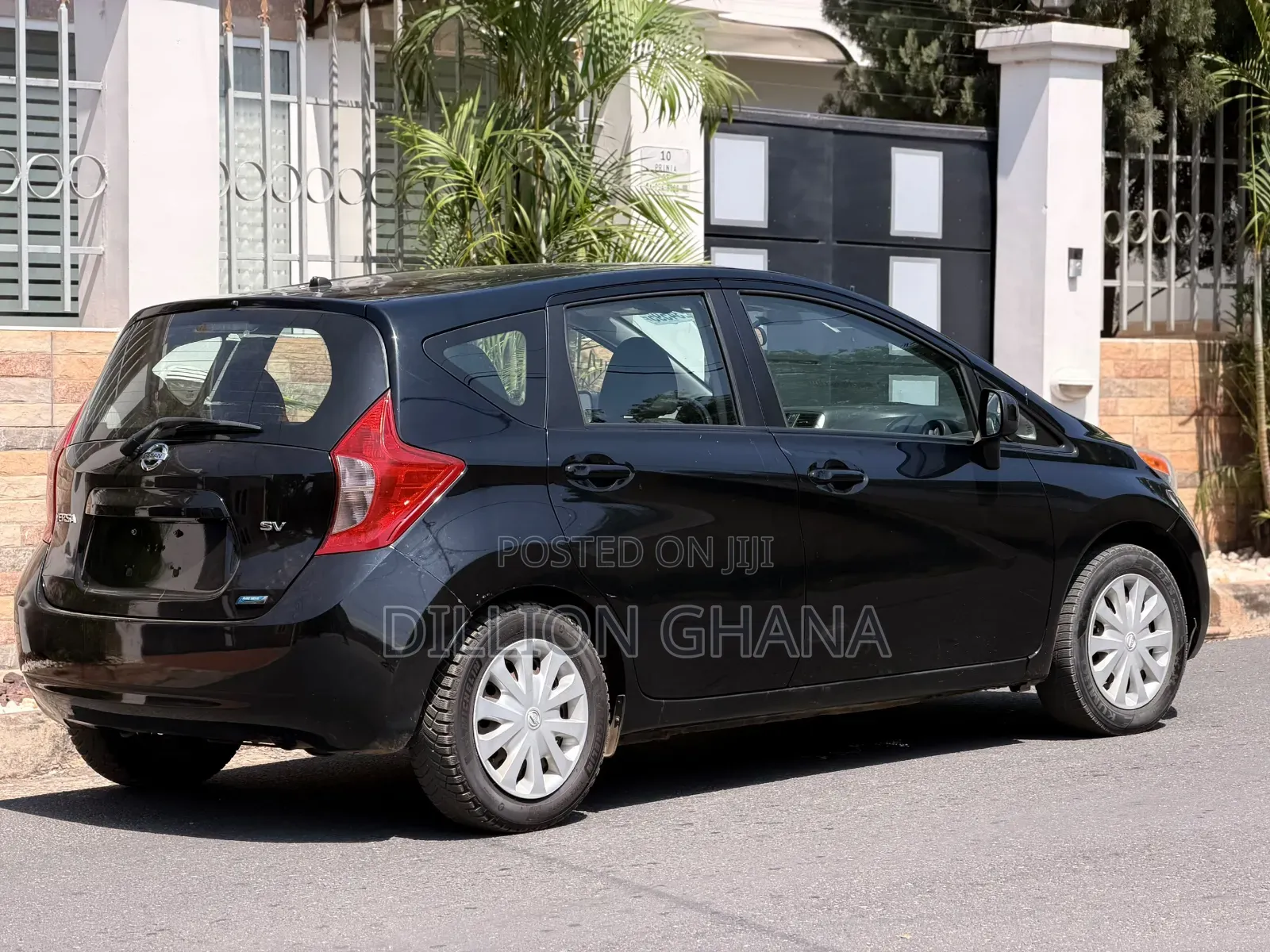 Nissan Versa 1.6 SV 4dr Sedan (1.6L 4cyl CVT) 2014 Black