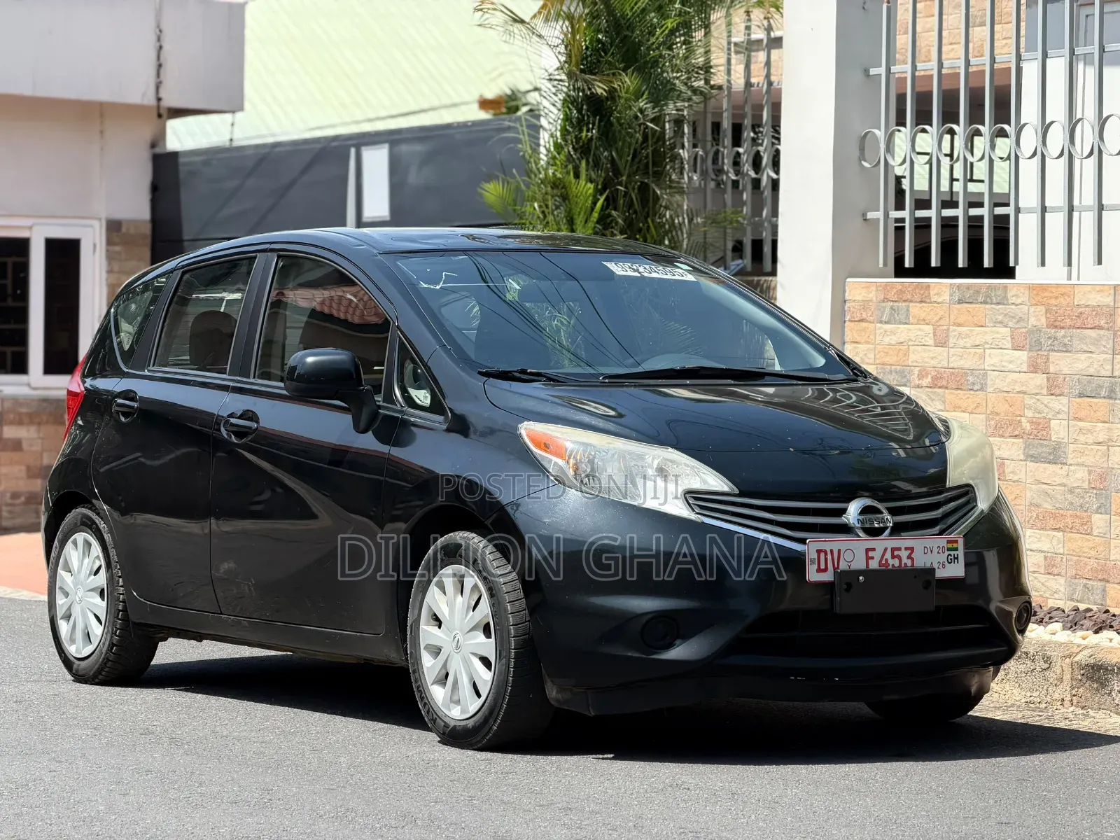 Nissan Versa 1.6 SV 4dr Sedan (1.6L 4cyl CVT) 2014 Black