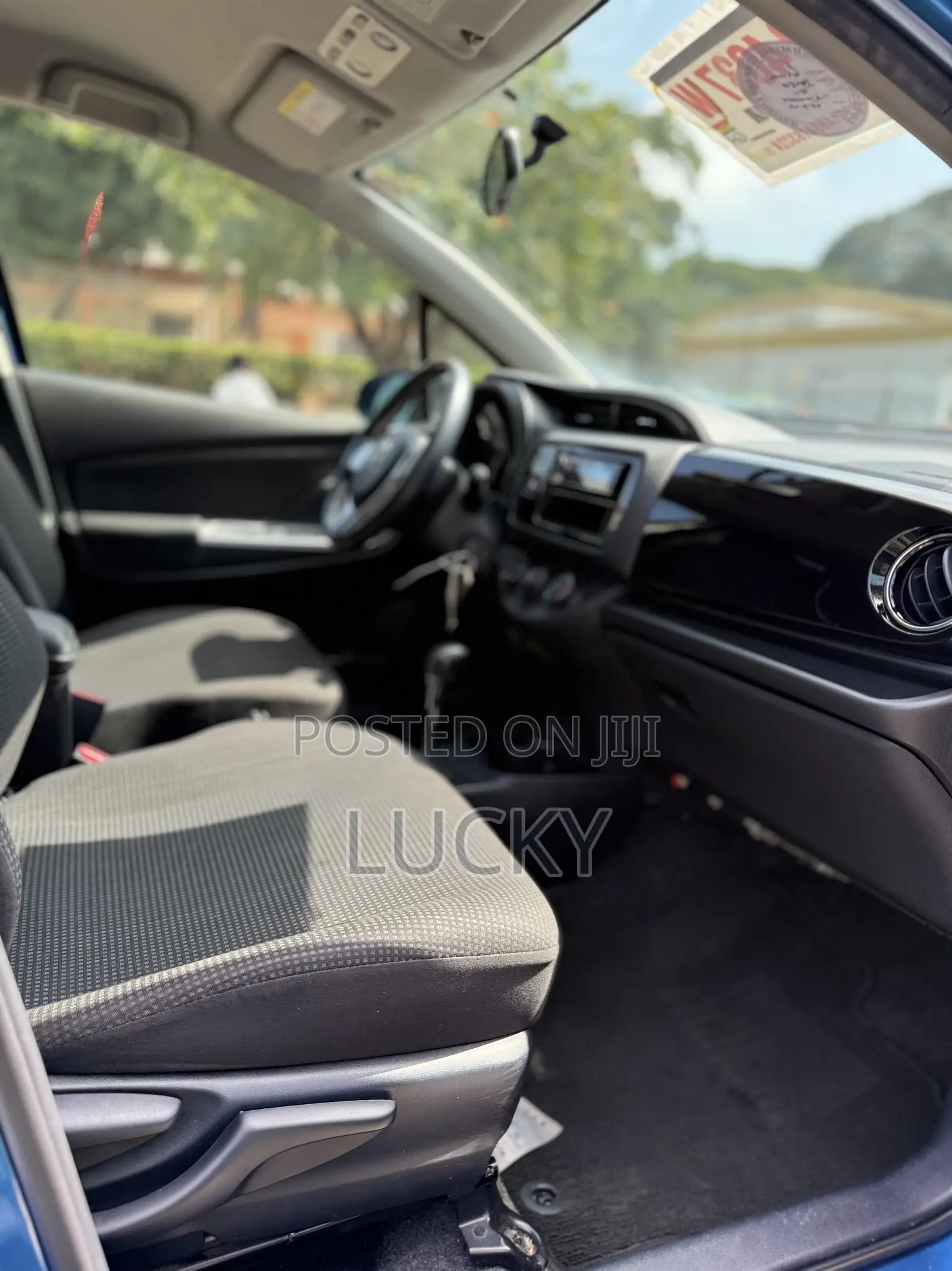 Toyota Vitz 1.3 FWD 5dr 2015 Blue