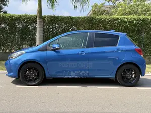 Toyota Vitz 1.3 FWD 5dr 2015 Blue