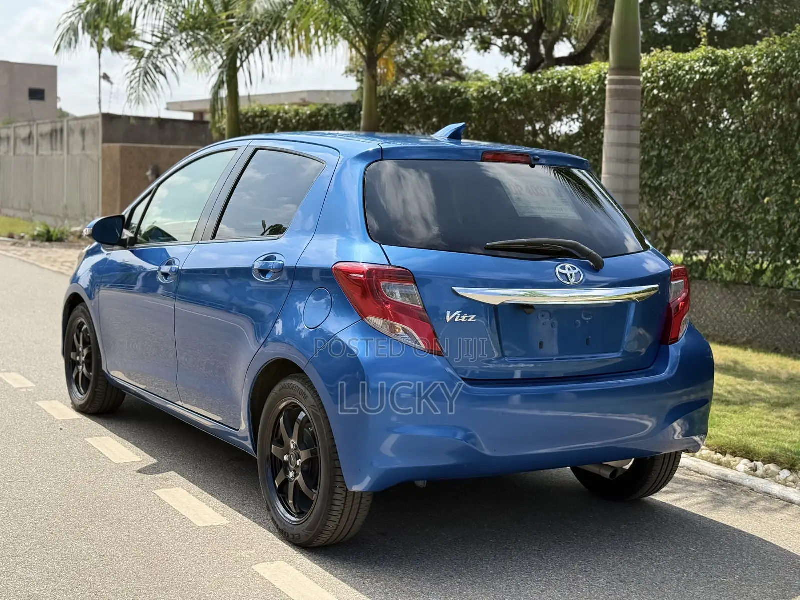 Toyota Vitz 1.3 FWD 5dr 2015 Blue