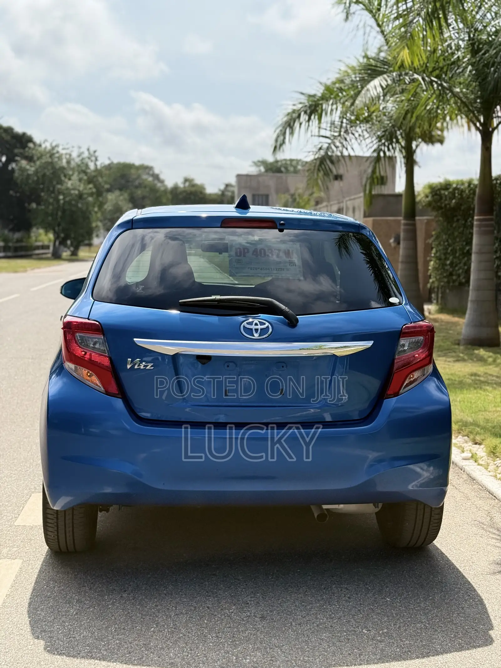 Toyota Vitz 1.3 FWD 5dr 2015 Blue