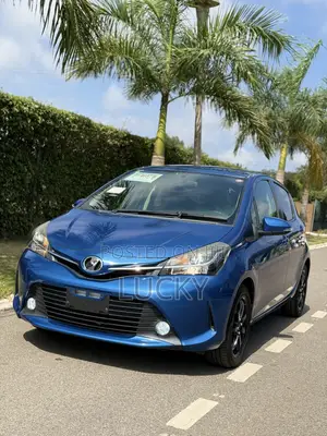 Toyota Vitz 1.3 FWD 5dr 2015 Blue