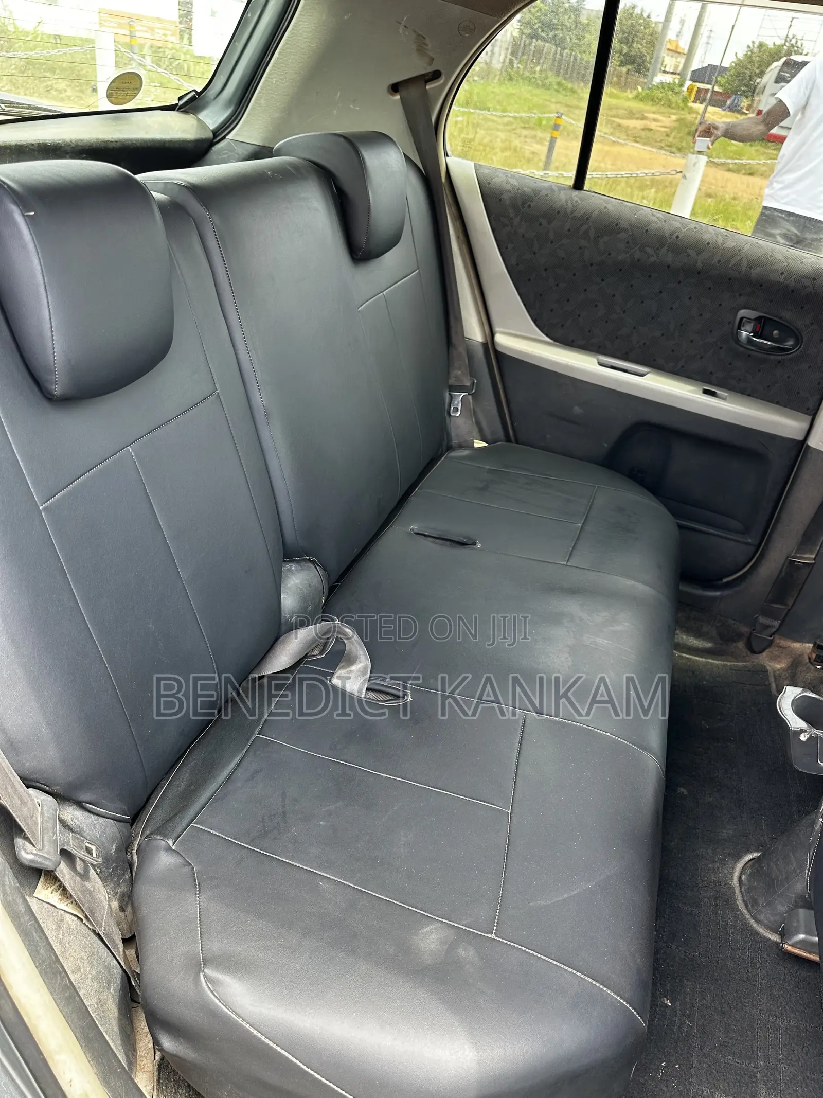 Toyota Vitz 1.3 FWD 5dr 2010 Gray