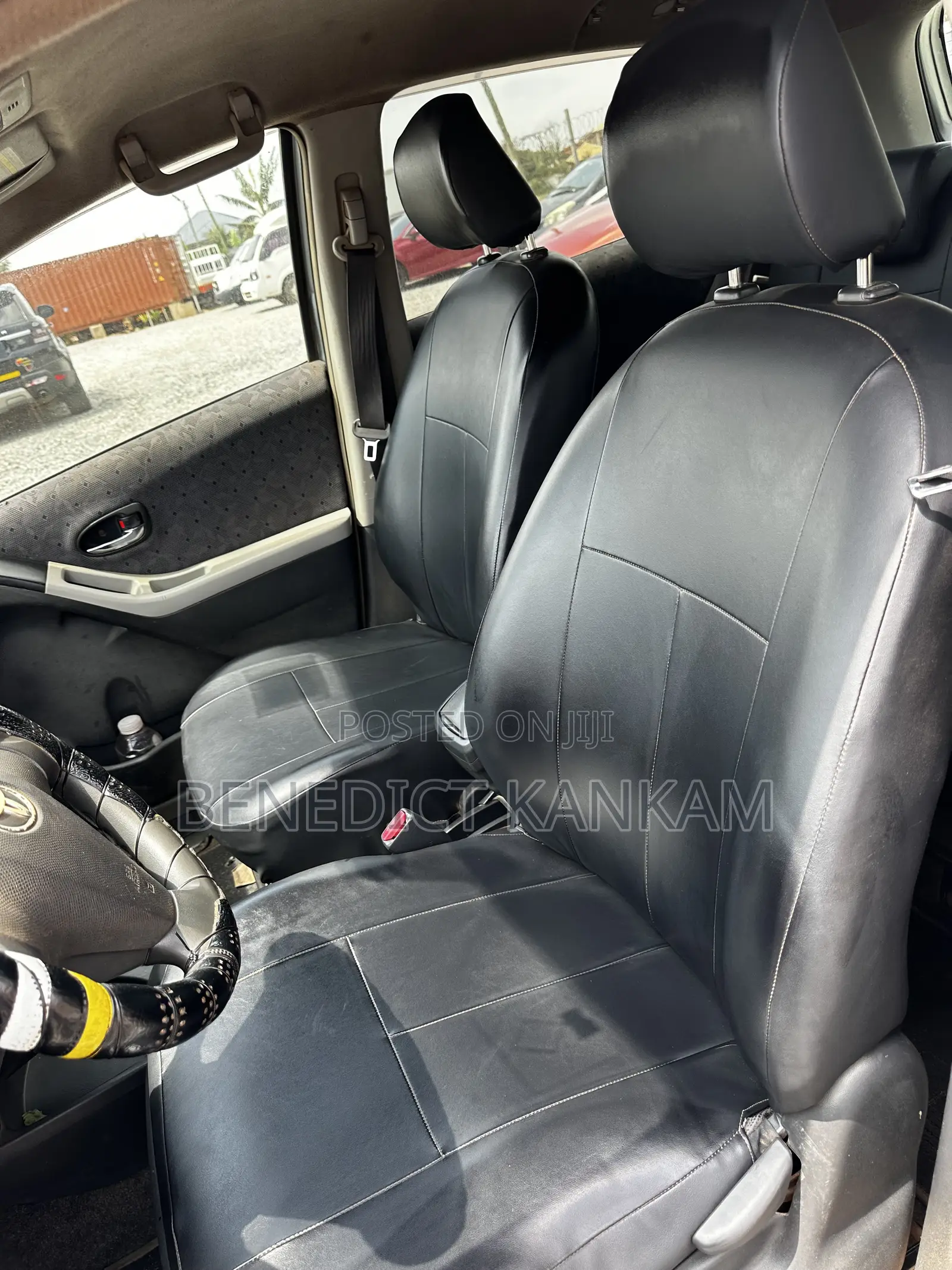Toyota Vitz 1.3 FWD 5dr 2010 Gray