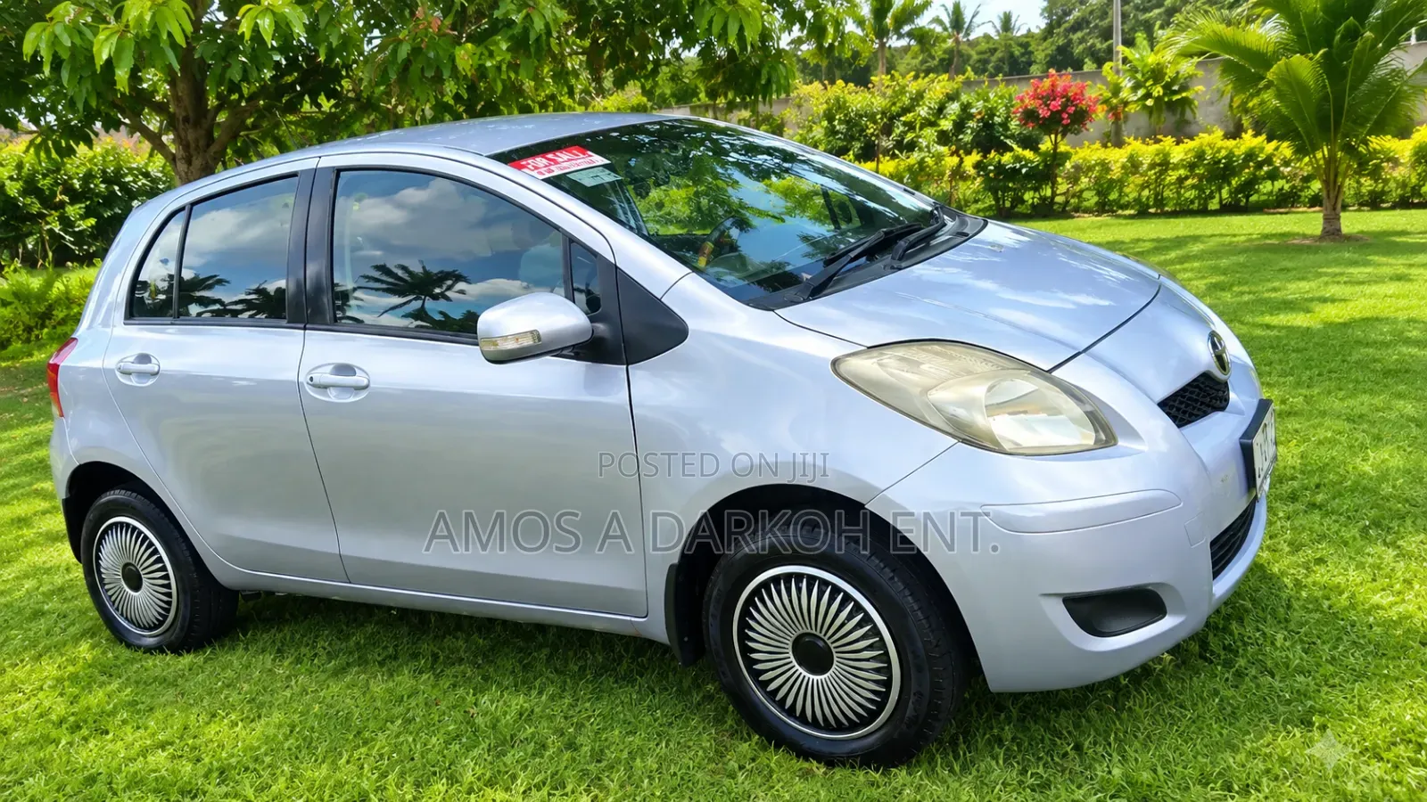 Toyota Vitz 1.0 FWD 5dr 2010 Gray