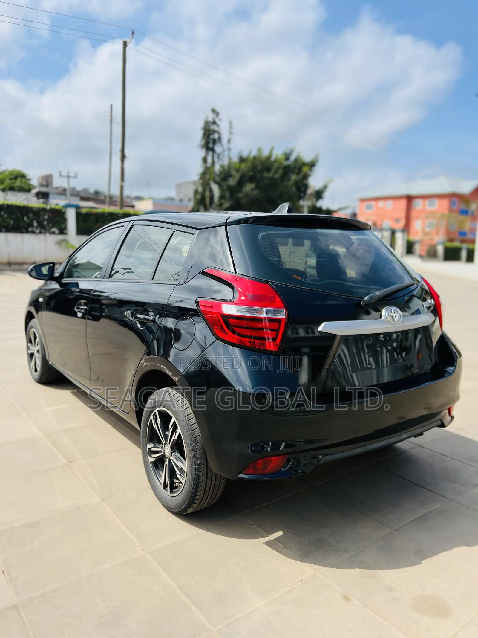 Toyota Yaris L Hatchback 5dr 2016 Black