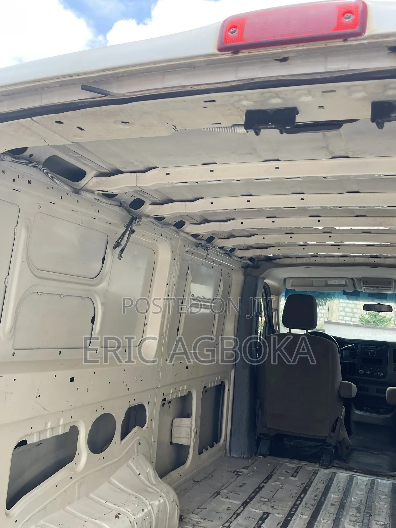 Nissan Caravan (Urvan) 2014 White