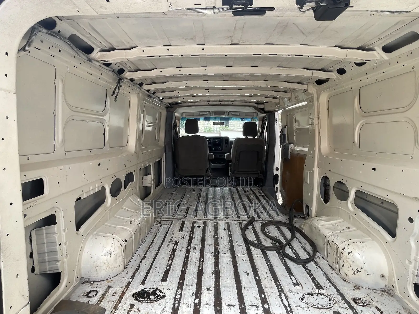 Nissan Caravan (Urvan) 2014 White
