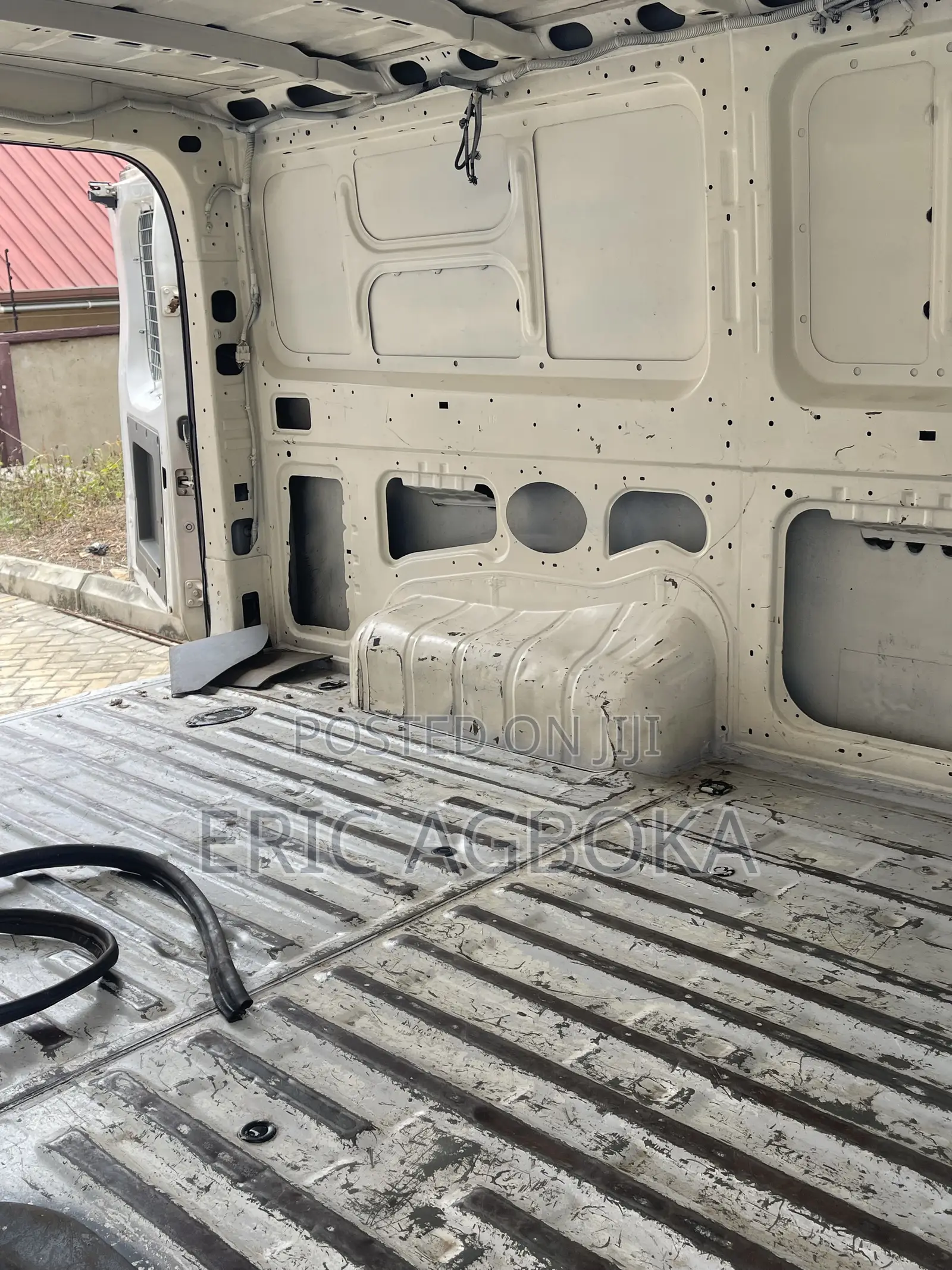 Nissan Caravan (Urvan) 2014 White