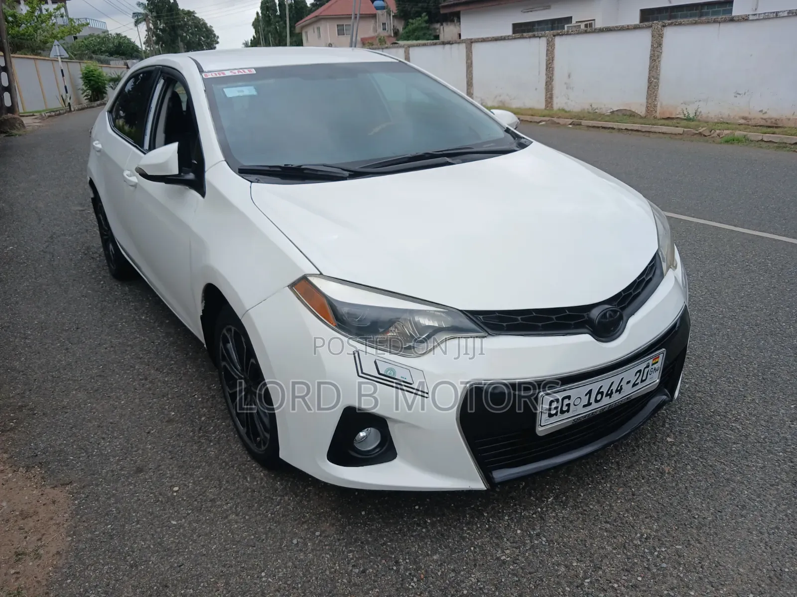 Toyota Corolla 2015 White