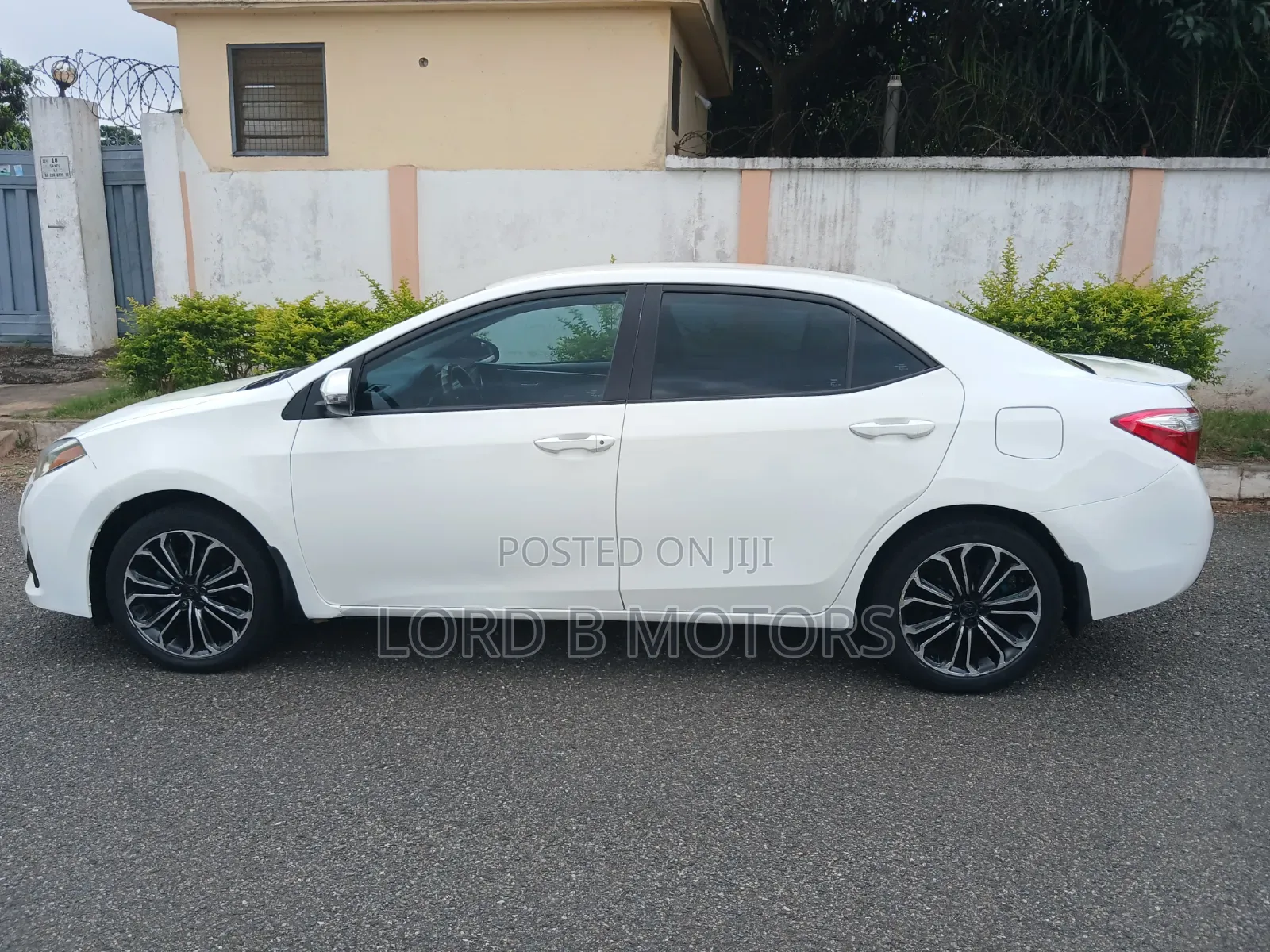 Toyota Corolla 2015 White