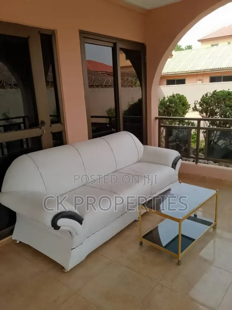 Mini Flat in Police Station for rent