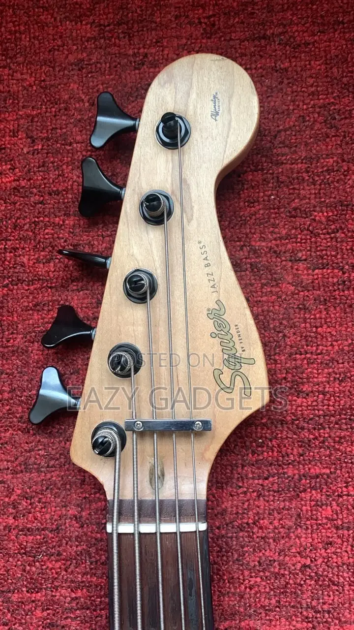 Squier Jazz Bass