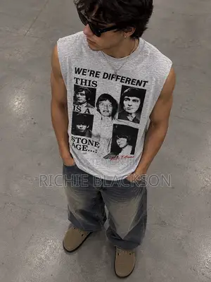 Graphic Armless T