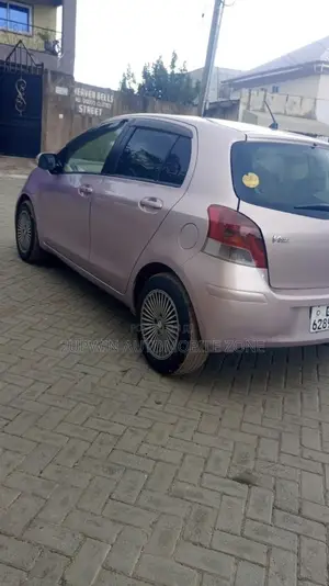 Toyota Vitz 2010