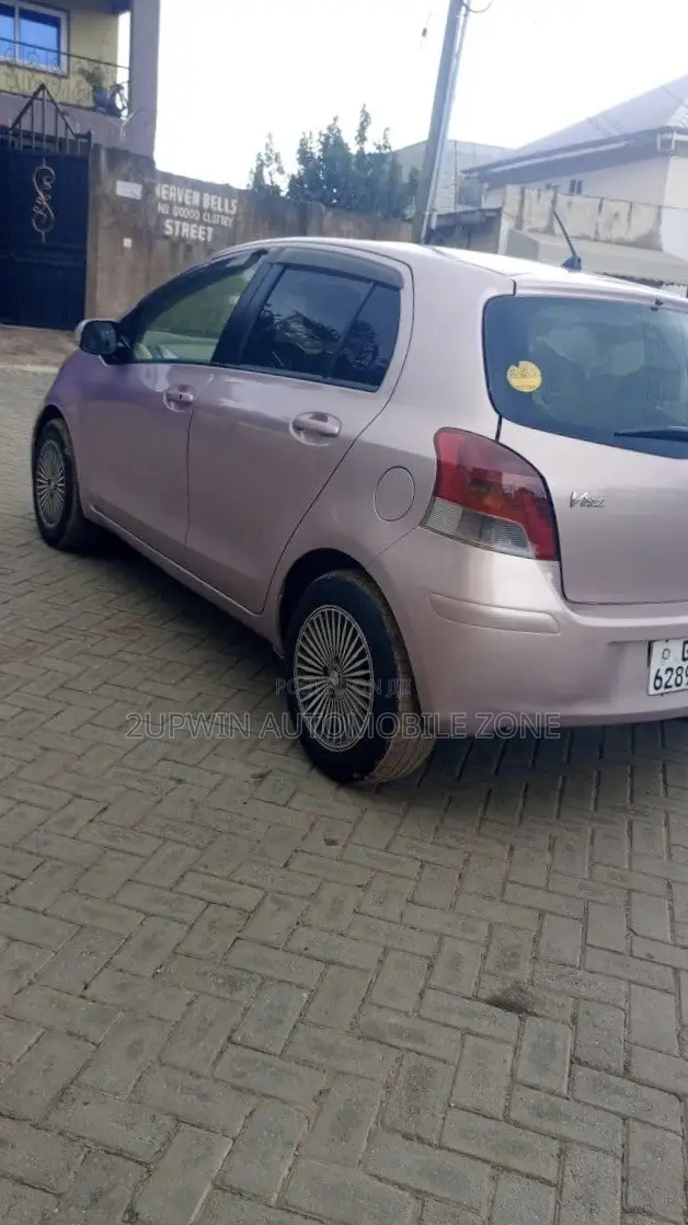 Toyota Vitz 2010