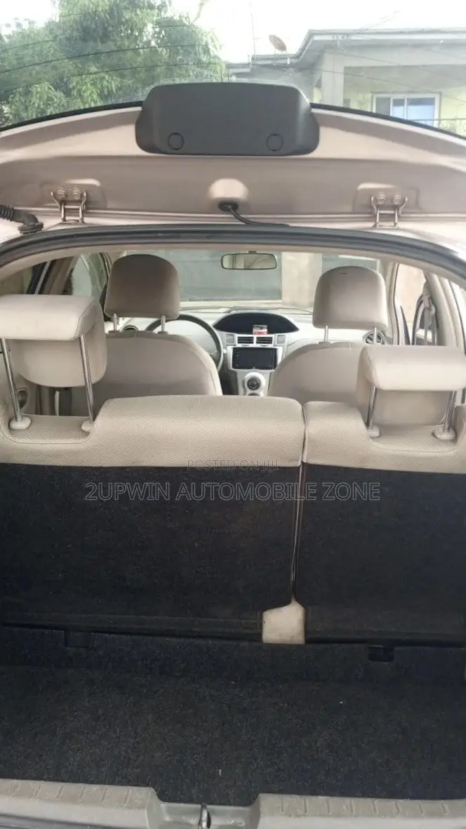Toyota Vitz 2010