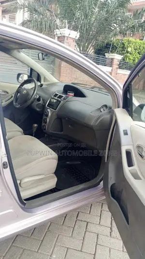 Toyota Vitz 2010