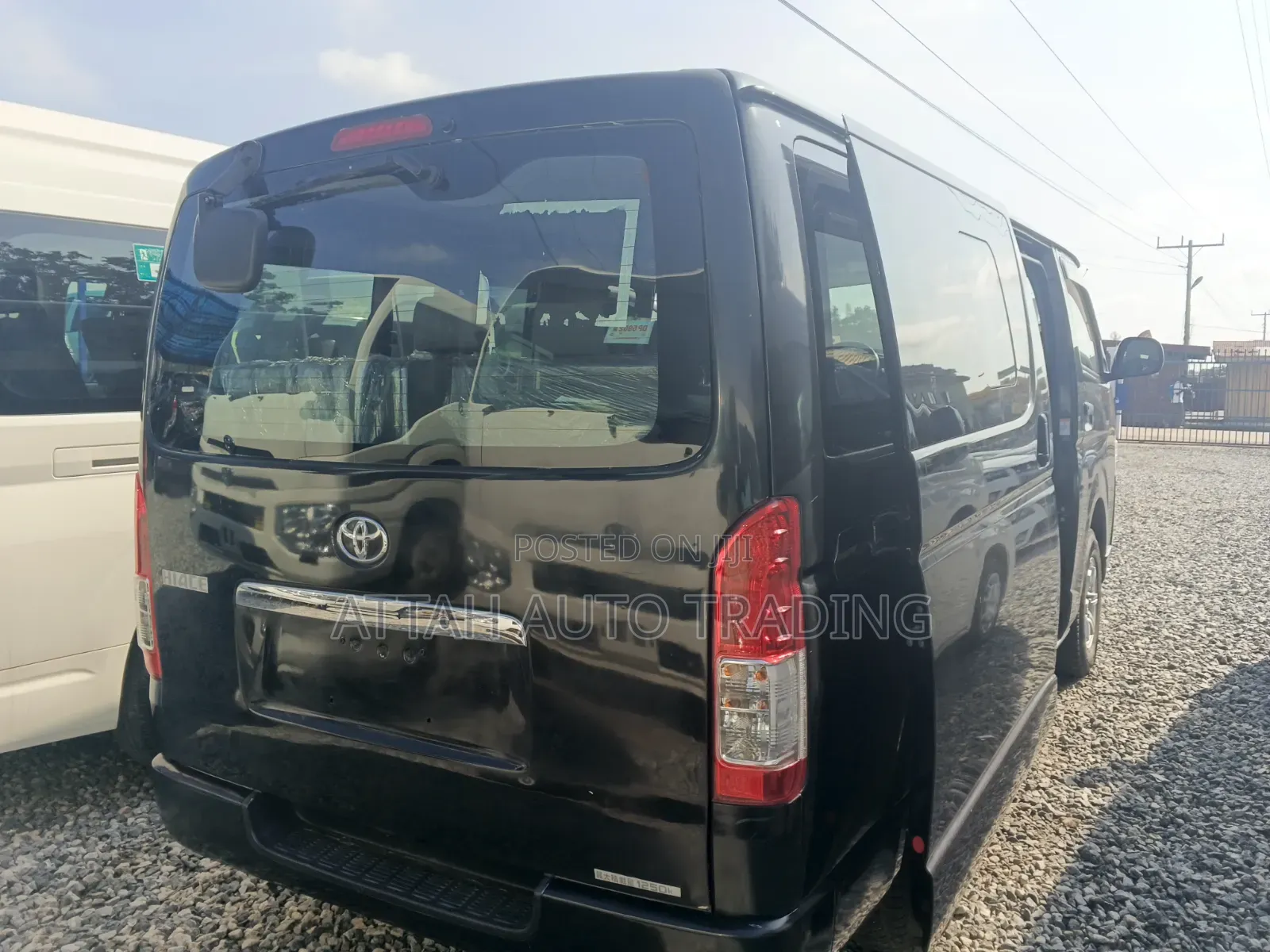 Toyota HiAce 2016 Black